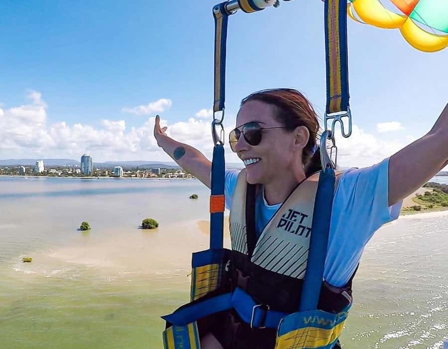 Gold Coast: Surfers Paradise Parasailing with Free Photos - Key points to know before you book