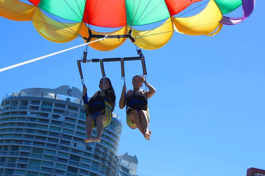 Gold Coast: Surfers Paradise Parasailing with Free Photos - Price, timing, and what you really receive