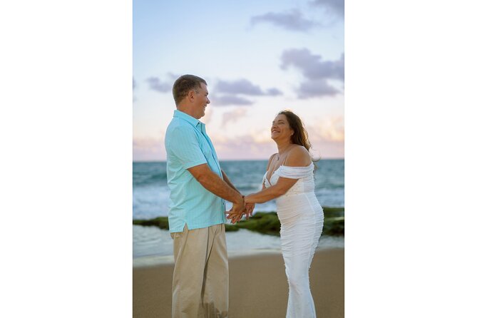 Golden Hour Beach Photo Shoot in San Juan - What the praise says about Phillis’s style