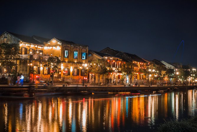 Half-day Hoi An Sunrise Or Sunset Photo Tour - Duy Hai Fish Market shows the working side of Hoi An