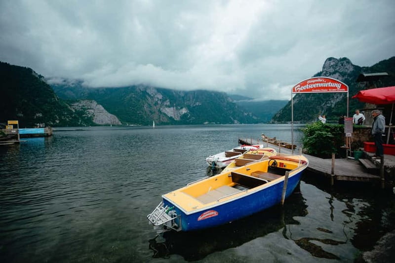 Hallstatt: Photoshoot with a Professional Photographer - Finding the quieter lanes and bridges