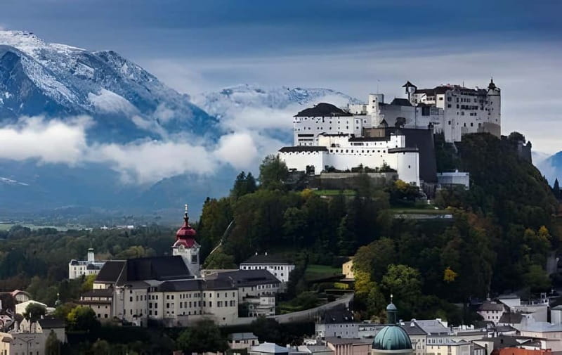 Hallstatt: Photoshoot with a Professional Photographer - Starting at Kernmagazinplatz