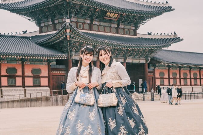 Hanbok Photoshoot and History Tour at Gyeongbokgung Palace - Gwanghwamun Gate gives you the first grand backdrop