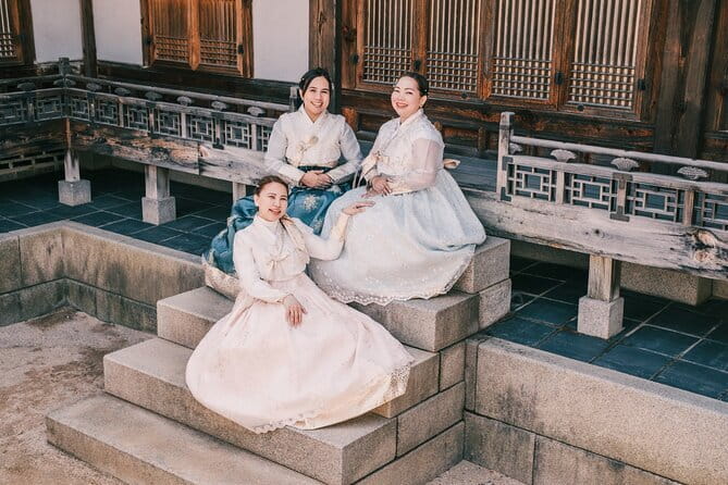 Hanbok Photoshoot and History Tour at Gyeongbokgung Palace - Gyeonghoeru adds water, trees, and mountain views