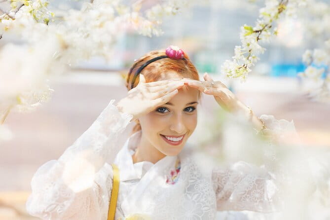Hanbok Photoshoot and History Tour at Gyeongbokgung Palace - Price, group size, and practical value