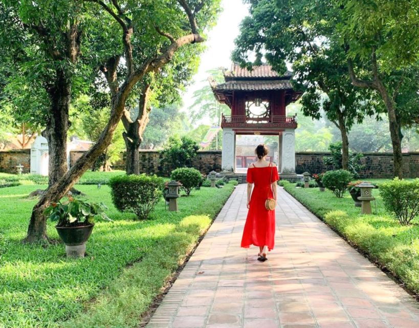 Hanoi Instagram Tour: Famous Spots (Private & All-Inclusive) - 3:00 p.m. at the Temple of Literature