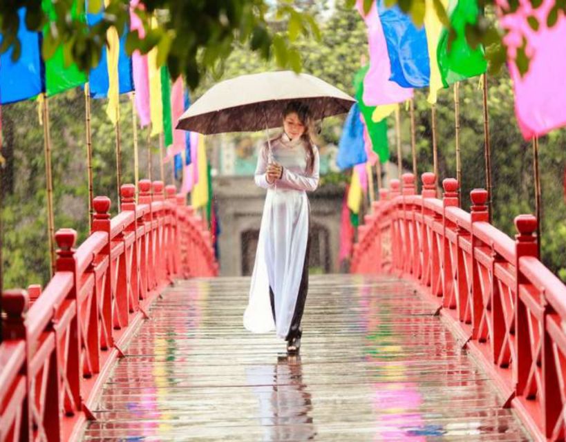 Hanoi Instagram Tour: Famous Spots (Private & All-Inclusive) - 11:30 a.m. on Long Bien Bridge
