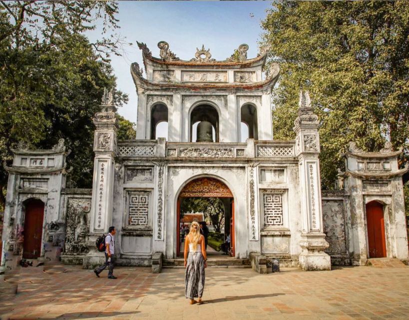 Hanoi Instagram Tour: Famous Spots (Private & All-Inclusive) - 1:00 p.m. at The Huc Bridge and Hoan Kiem Lake
