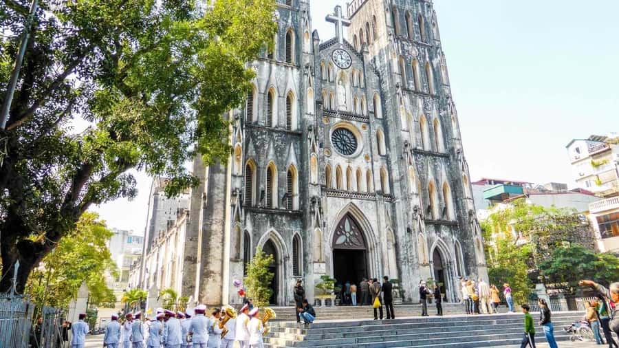 Hanoi: Instagram-Worthy Tour of City’s Most Scenic Spots - West Lake and Tran Quoc Pagoda
