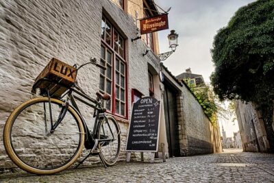 Hidden Brugge” Photo Tour – 2hr open city tour & workshop