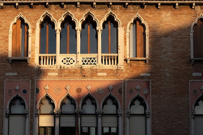 Hidden Venice Photo Tour with your phone! - The Value of a Private Hour in Venice
