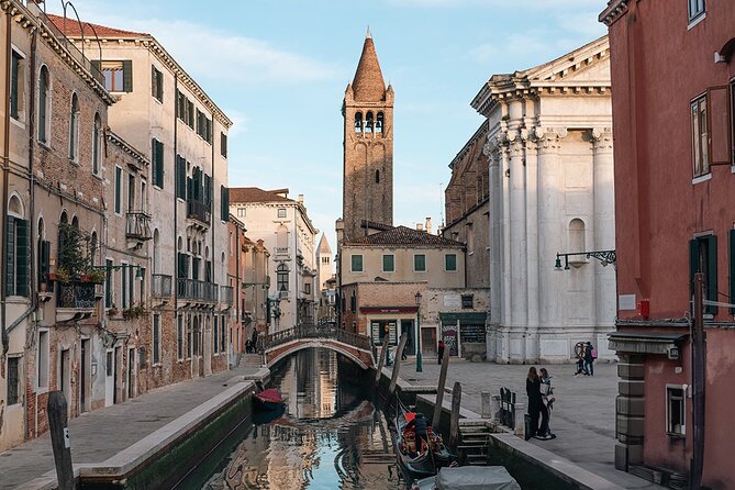 Hidden Venice Photo Tour with your phone! - What the Guide Adds to the Experience