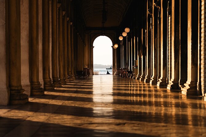 Hidden Venice Photo Tour with your phone! - Framing the Basilica and Arcades