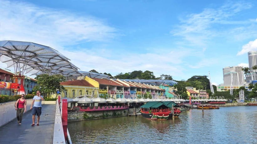 Highlight of Singapore Instagram Walking Tour - Key points at a glance