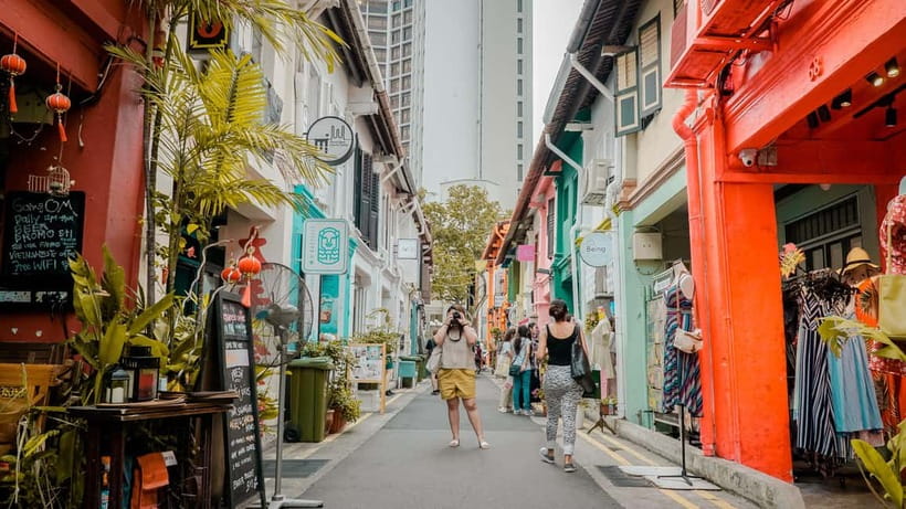 Highlight of Singapore Instagram Walking Tour - Victoria Street in a focused 10 minutes