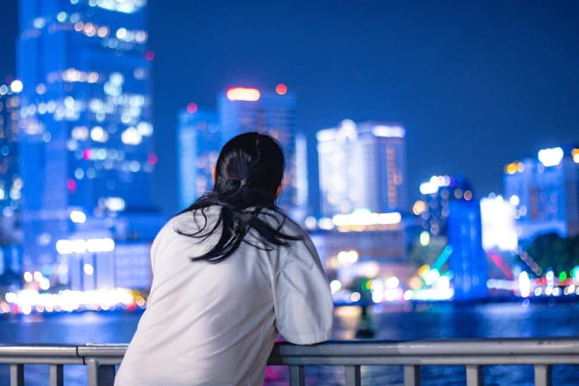 Ho Chi Minh City: Professional Portrait Photography Session - Moving through markets, landmarks, and quieter corners