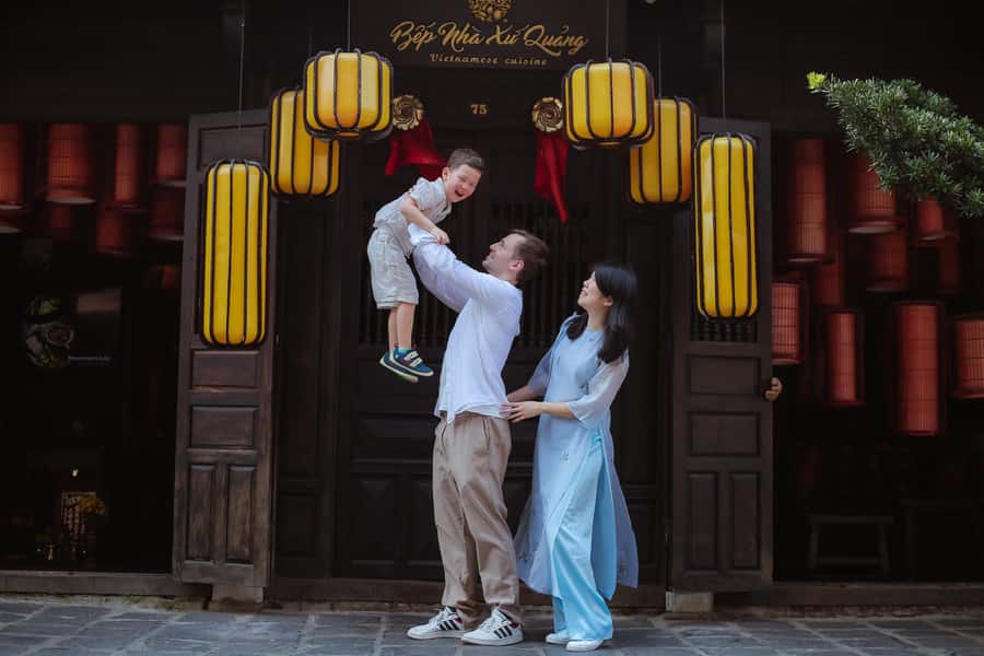 Hoi An/Da Nang: Private Photoshoot & Guided Walking Tour - The Hoai River and lantern-lit scenes