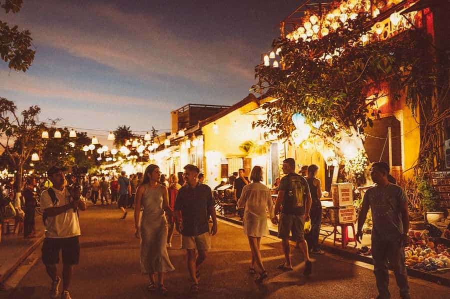 Hoi An Lantern : 45-Minute Short Private Photography Tour - What the crowd and weather can change