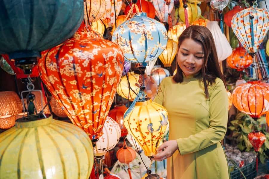 Hoi An Lantern : 45-Minute Short Private Photography Tour - Meeting at 84 Phan Châu Trinh Street