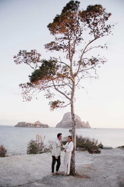 Ibiza: Photoshoot at Es Vedrá panoramic viewpoint & sunset - Sunset timing and the practical side of the meeting