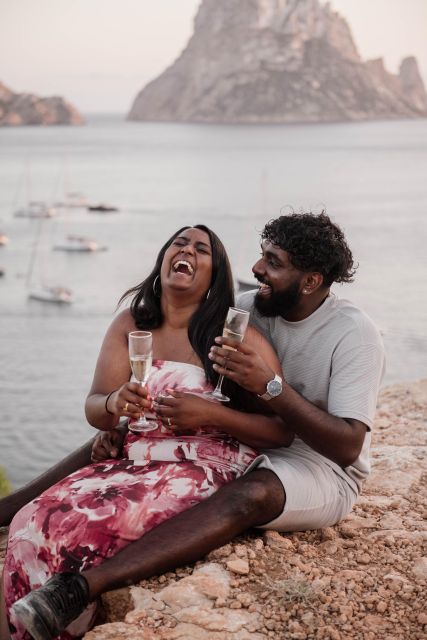 Ibiza: Photoshoot at Es Vedrá panoramic viewpoint & sunset - What the strong feedback says about the photographer