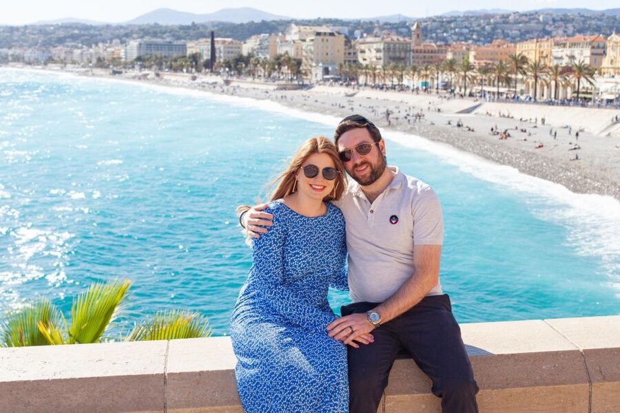 Individual photo walk in the Old Town of Nice - Beach Photos and the I Love Nice Sign