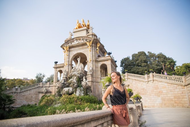 Instagram Photoshoot Tour in Barcelona - Arc de Triomf makes the scale feel grand