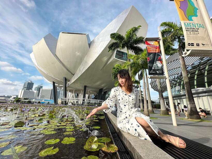 Instawalks of Iconic Singapore Photography Services - Crossing the Helix Bridge
