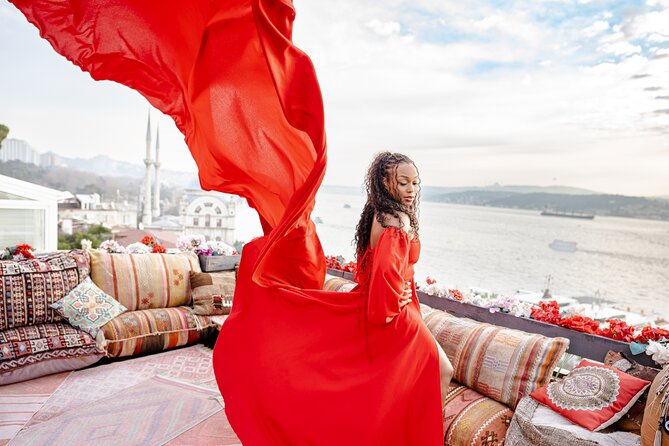 Istanbul Photoshoot tour with Local Photographer - Starting with the red tram on Istiklal Caddesi