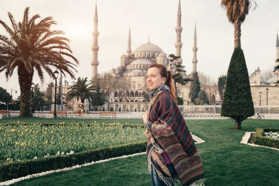 Istanbul: Private photoshoot at Hagia Sophia&Blue Mosque - Heat, crowds, and the practical side