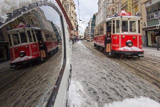 Istanbul Street Photo Tour - Karakoy Rihtim: fishermen and the first frames