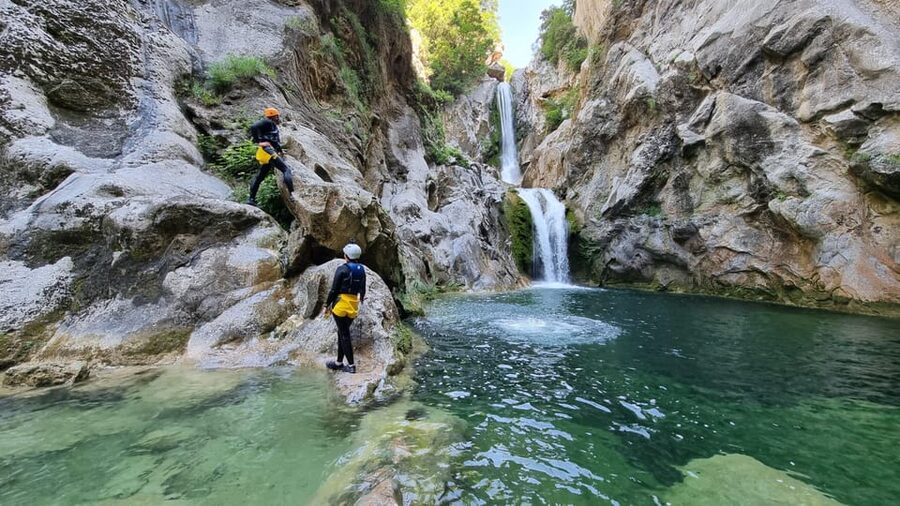 Iz Omisa: Extremni Canyoning na rijeci Cetini/ Free photos - Who should book this Omiš adventure?