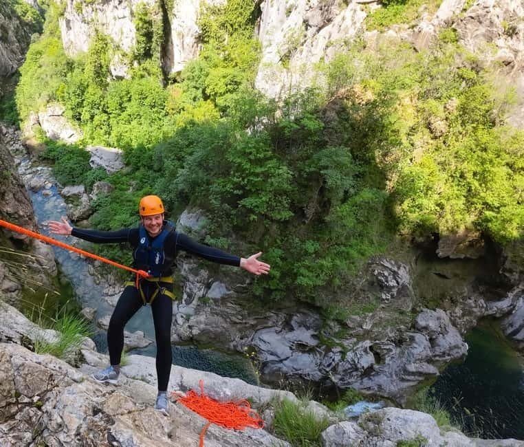 Iz Omisa: Extremni Canyoning na rijeci Cetini/ Free photos - From Omiš to Zadvarje by minibus