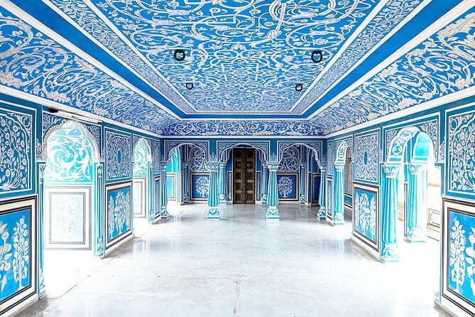 Jaipur Instagram Tour of Photogenic Spots - City Palace deserves the longest palace visit