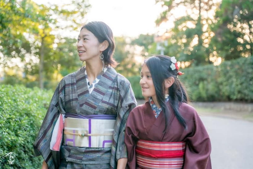 Kanazawa: Private Photoshoot with Professional Photographer - Starting among the wooden streets of Higashi Chaya