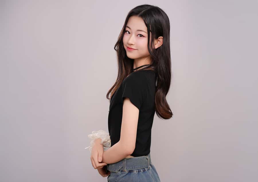 Korean-Style Profile Photoshoot | Seoul - Same-day prints and digital copies