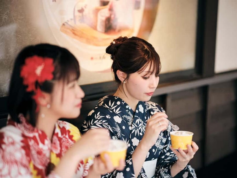 Kumamoto: 【jyousaien】Kimonorental with photoshoot - Professional dressing, with optional hair decoration