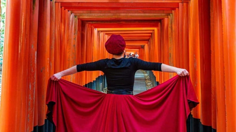 Kyoto: Fushimi Inari Shrine Private Photoshoot - The Main Shrine Entrance and first portraits