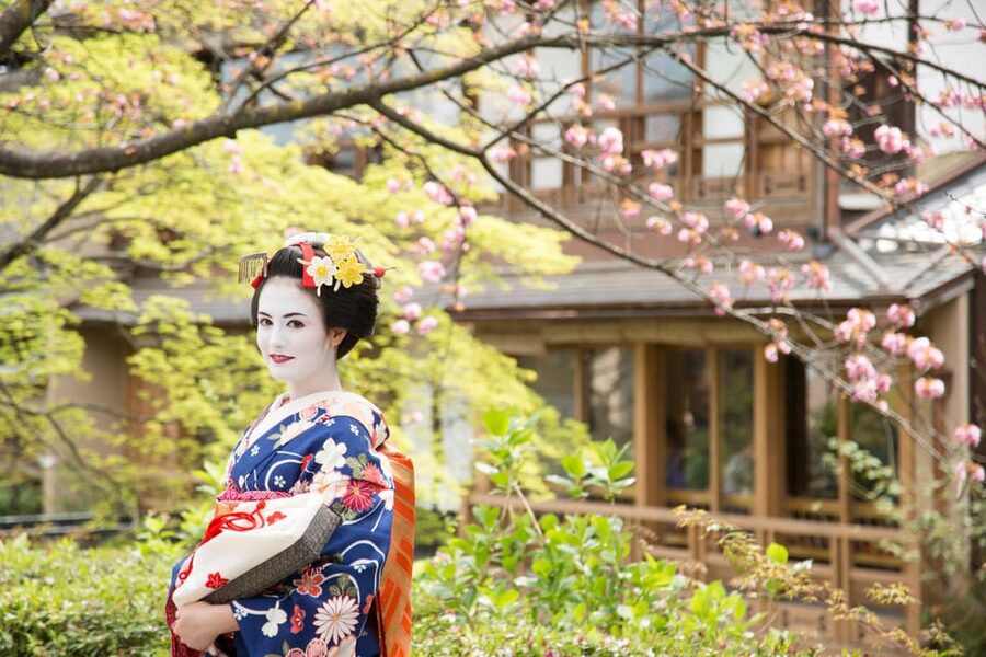 Kyoto: Maiko Makeover and Photoshoot Experience - Who will enjoy this most?