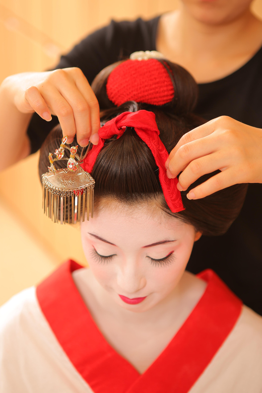 Kyoto: Maiko Makeover and Photoshoot Experience - What the 150-minute Kyoto makeover includes