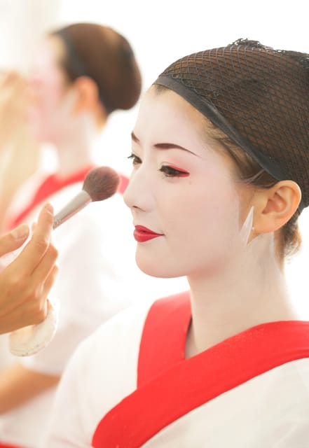Kyoto: Maiko Makeover and Photoshoot Experience - Choosing a kimono from 100 options