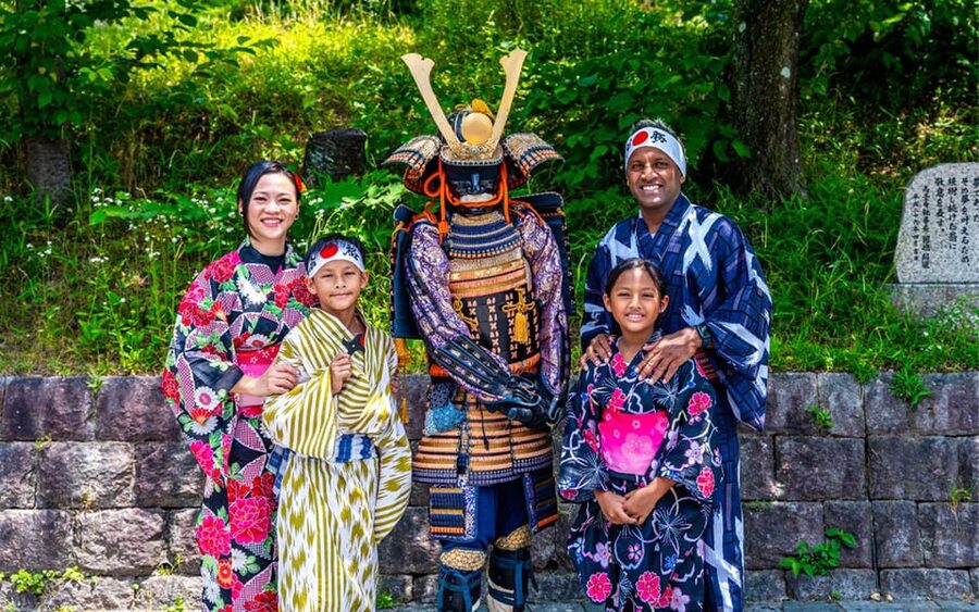 Kyoto: Private Gion District Photoshoot Experience - Hidden Street and Maruyama Park change the mood