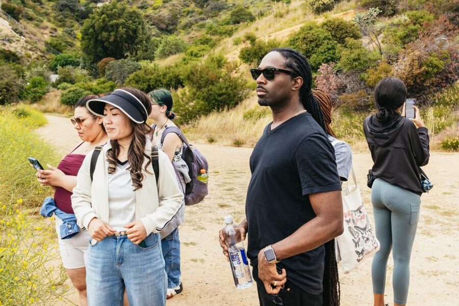 LA: Hollywood Sign Tour with Comedians, Dogs, & Epic Photos - Meeting at 6301 Innsdale Trail