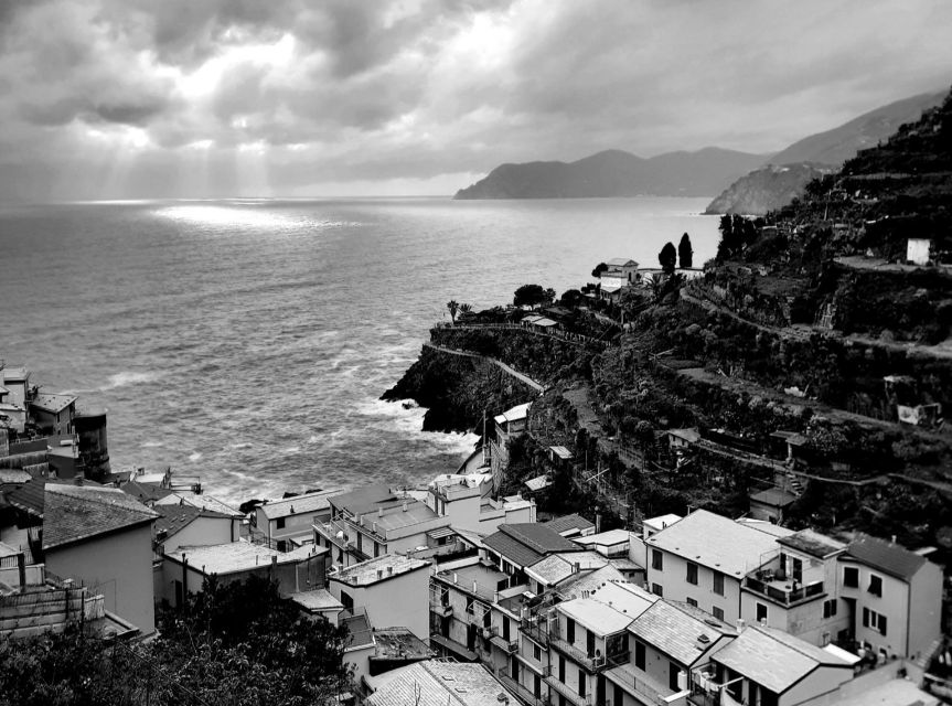 La Spezia: Cinque Terre Tour with Professional Photographer - What makes this Cinque Terre photo tour different