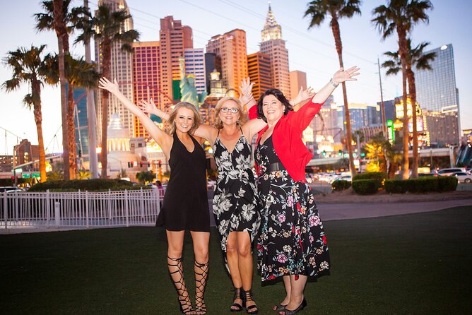 Las Vegas Strip by Super Stretch Limo with Personal Photographer - Why this Las Vegas photo tour works