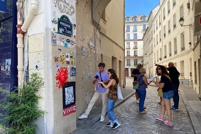 Learn the art of street photography in the heart of Montmartre! - Cobblestone streets and small visual discoveries