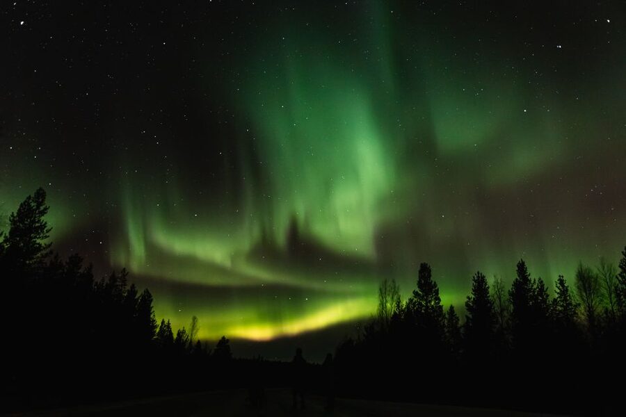 Levi: Northern Lights Hunting Photo Tour - Meeting at Safartica in central Levi