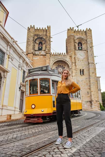 Lisbon: Photoshoot with a Professional Local Photographer - Key points before you book