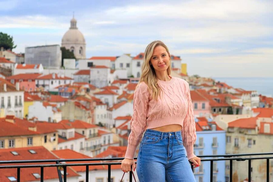 Lisbon: Photoshoot with a Professional Local Photographer - The afternoon route through Bica and Bairro Alto
