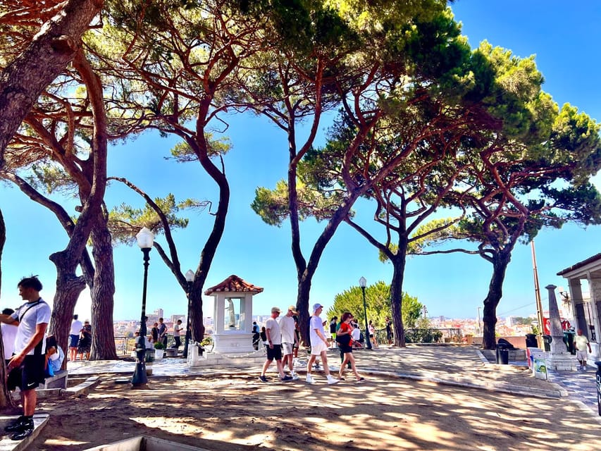 Lisbon: Private Tuk Tuk Tour with Polaroid Photos - What the $34 price gets you